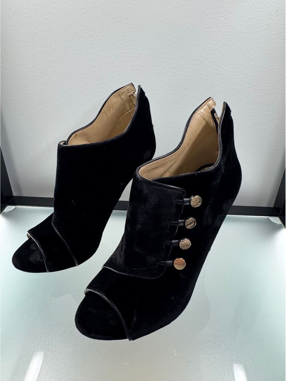 GUESS Black Suede Peep Toe Ankle Booties Heels Women’s Size 6.5M Gold Zip